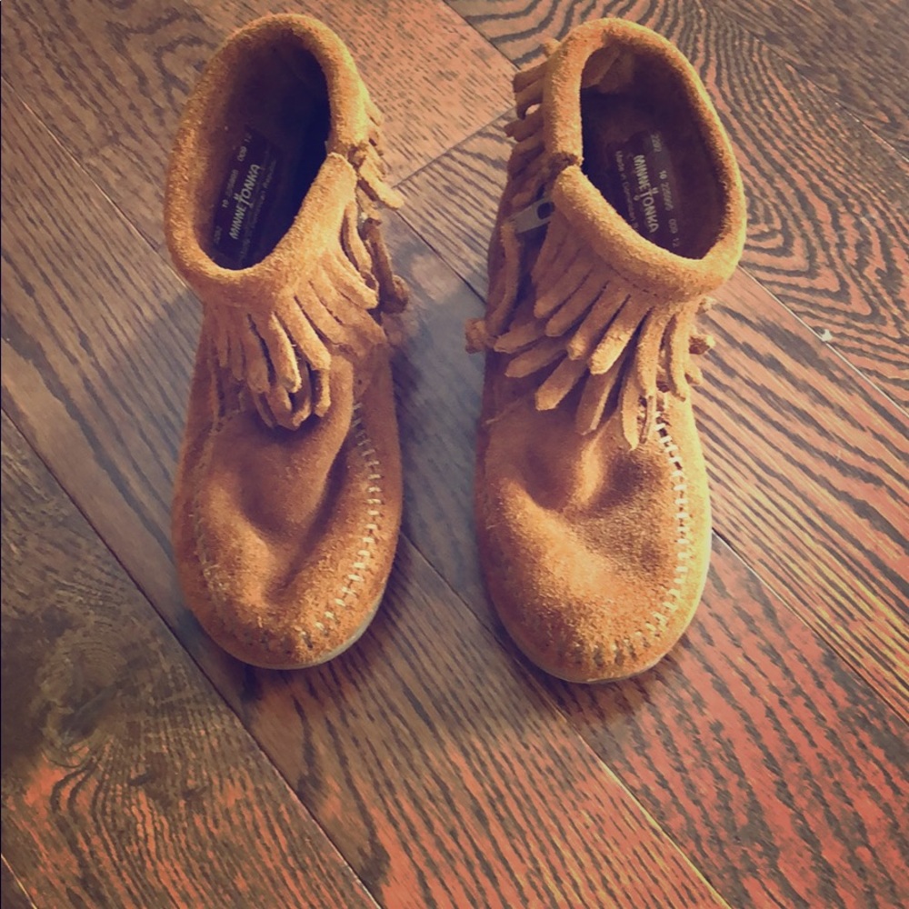 Girls shoes